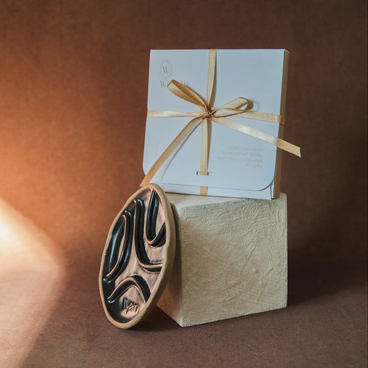 Soap Stoneware Handcrafted Holder in Graphite